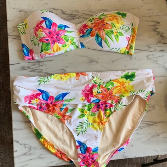 Swimsuit 🌸🌼🌺 - Picture 1 of 1